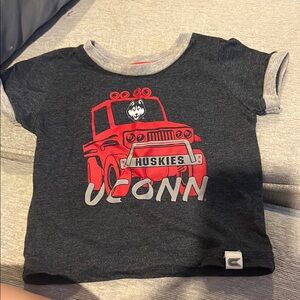UConn Huskies T-Shirt